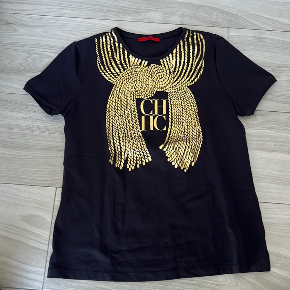 Carolina Herrera: CH T-Shirt.